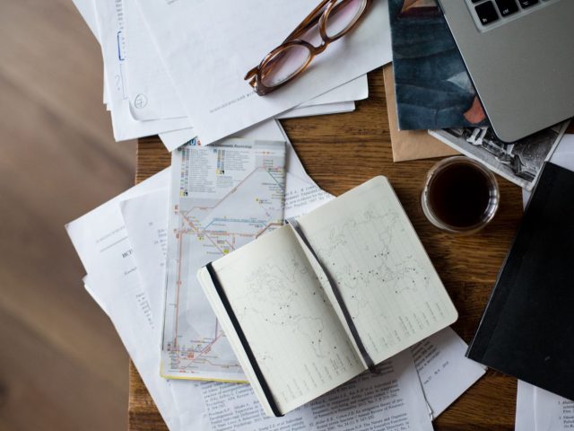 Prompts pour débuter un carnet de voyage